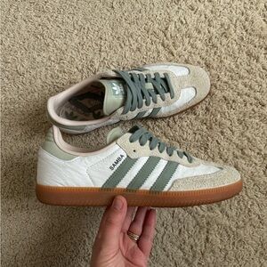 NWOT Adidas Samba Sneakers in White and Green Women 7.5